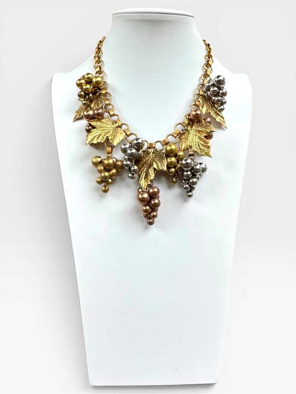 VINTAGE 1940s Copper, Gold-tone, & Silver-tone Grape Cluster Book-chain Necklace - Picture 2 of 11
